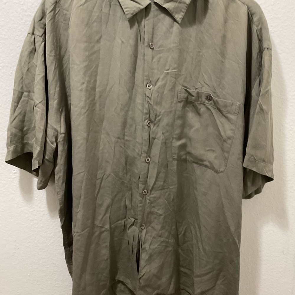 Rinnovato men’s olive green dress Shirt size XL